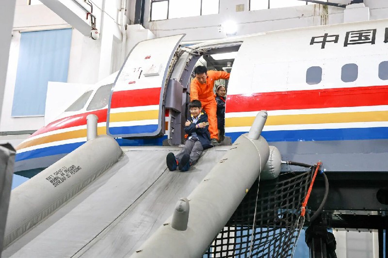 1765477192228068.jpg 微信图片_2025-12-12_015943_447~1.jpg