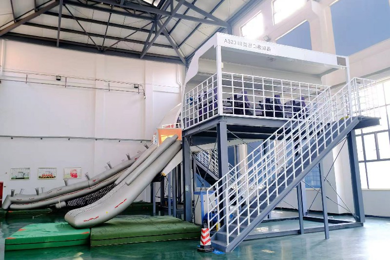 6.A320 III型出口模拟器.jpg